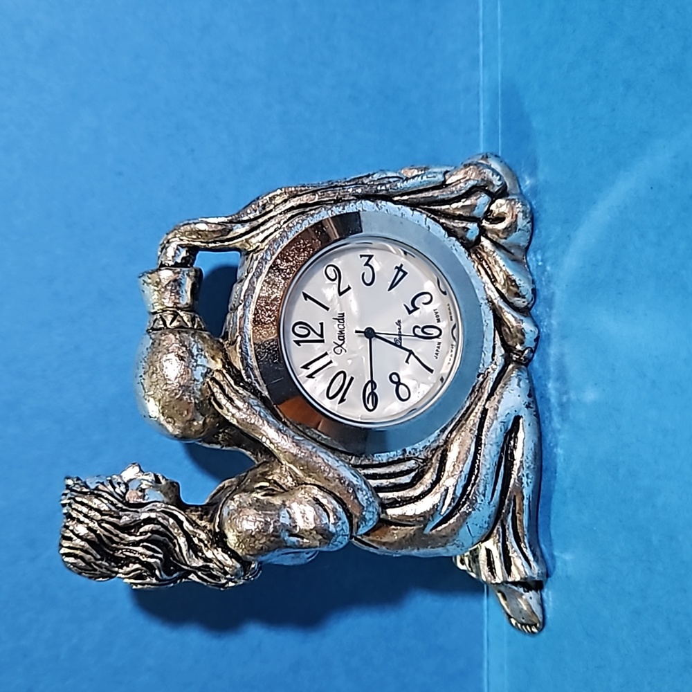 Aquarius horoscope sign Table Clock Japan  technology xanadu